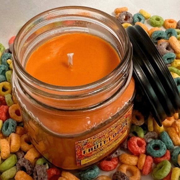 Fruit Loops Luxury Blended Soy Wax Candle - 8oz - Picture 3 of 4